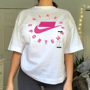 Nike Sports Wear t-shirt